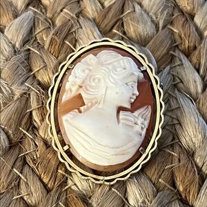 Vintage‎ Krementz Cameo Brooch Pendant Combination